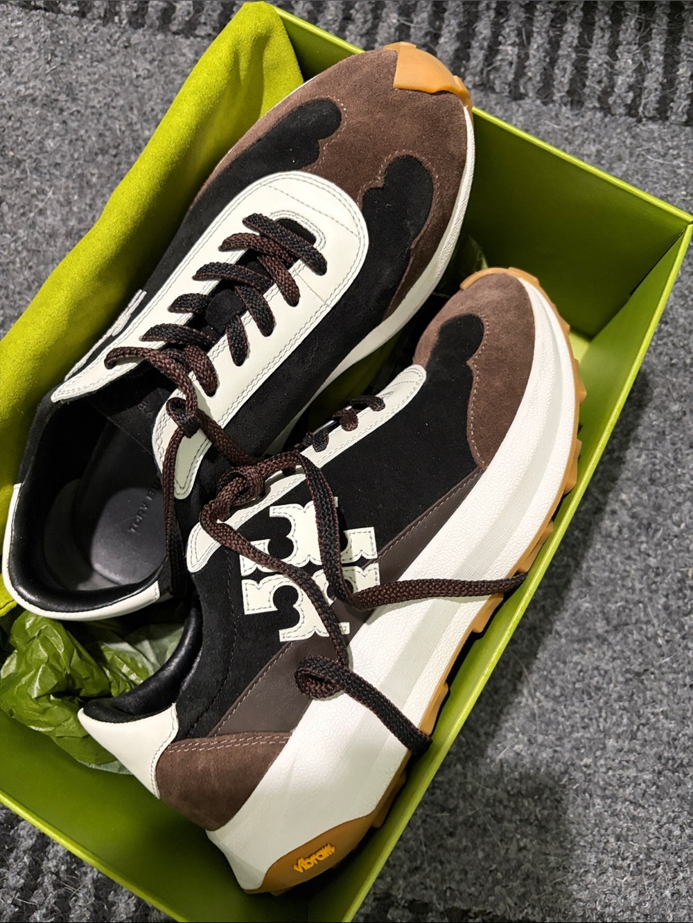 Womens Tory Burch Tory trainer suede new condition. - Picture 2 of 9